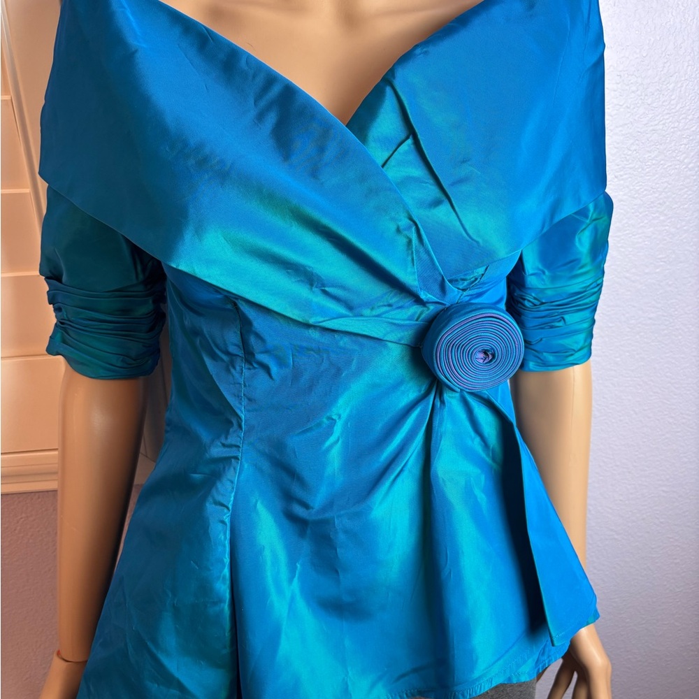 Dramatic Statement Shoulder Elegant Off-Shoulder … - image 8